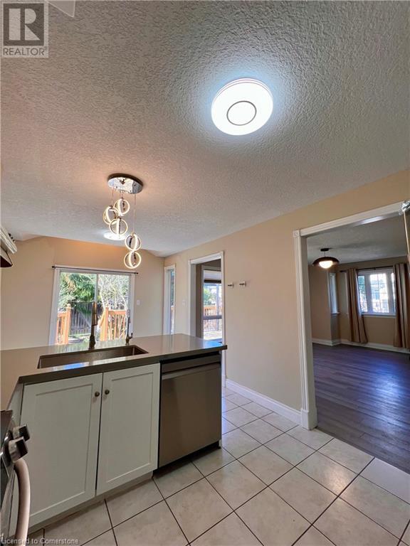 604 Columbia Forest Boulevard, Waterloo, Ontario  N2V 2K8 - Photo 15 - 40756841