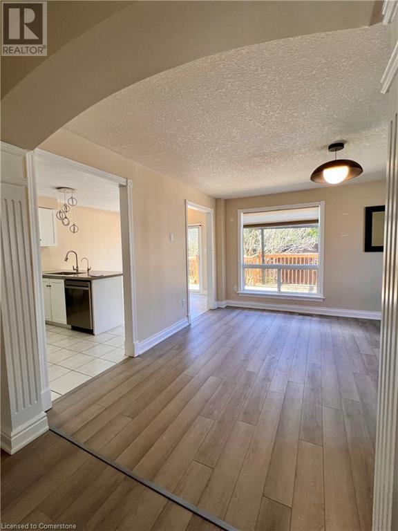 604 Columbia Forest Boulevard, Waterloo, Ontario  N2V 2K8 - Photo 7 - 40756841