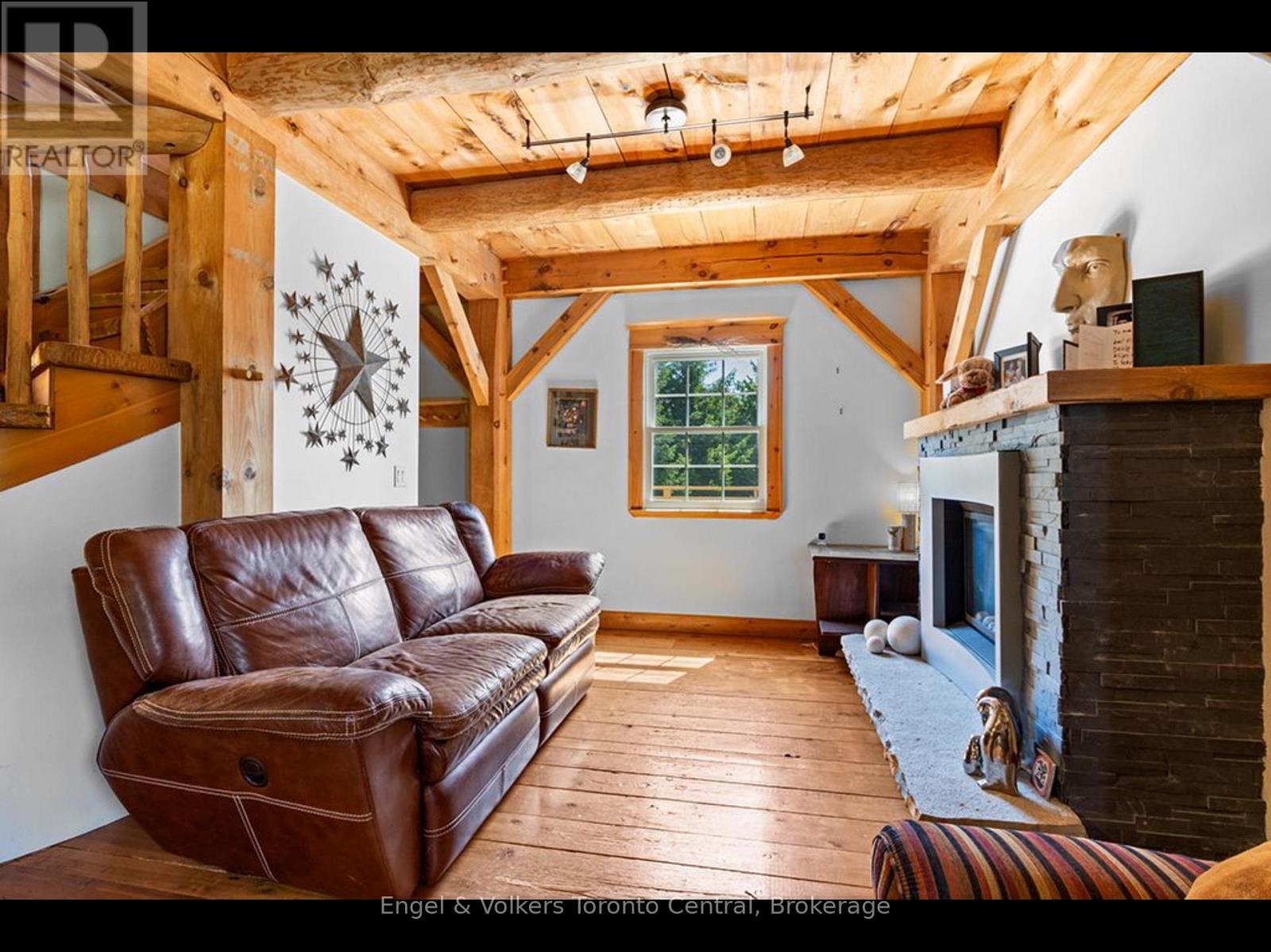 210 Eagle Crescent, Grey Highlands, Ontario  N0C 1M0 - Photo 6 - X12321768