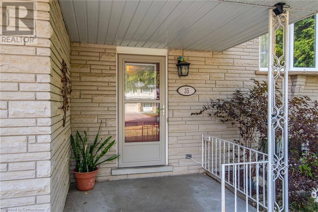 35 Tecumseh Crescent, Kitchener, Ontario  N2B 2T5 - Photo 2 - 40756168