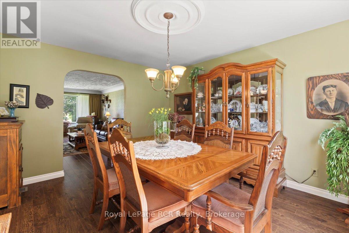295 2nd Street, Hanover, Ontario  N4N 1A4 - Photo 11 - X12321974