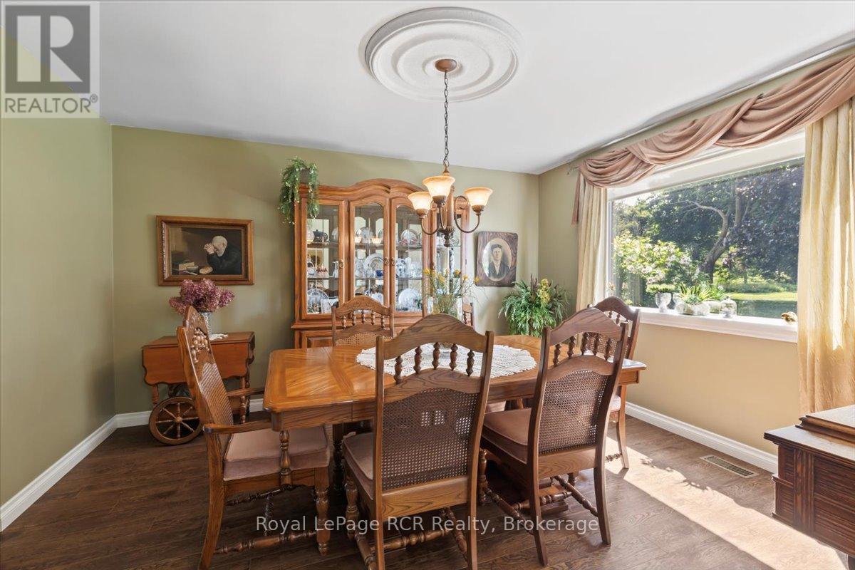 295 2nd Street, Hanover, Ontario  N4N 1A4 - Photo 12 - X12321974