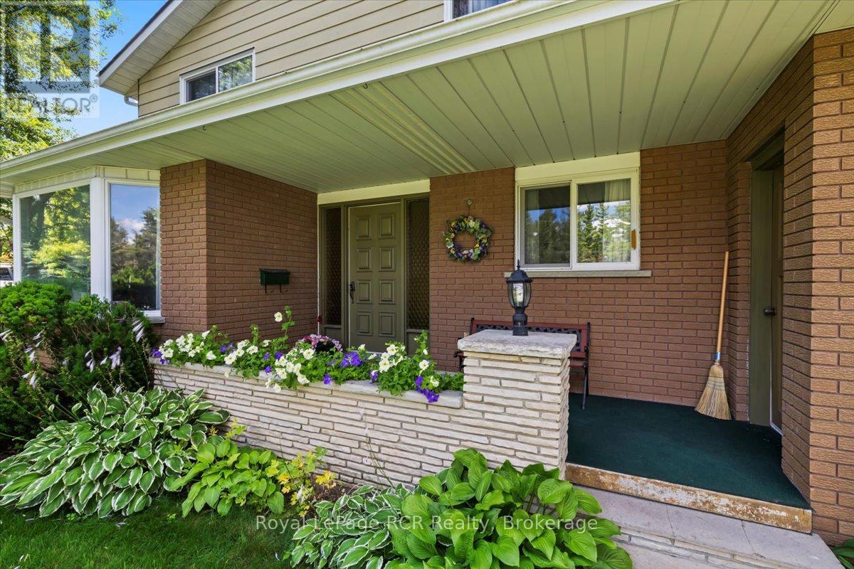 295 2nd Street, Hanover, Ontario  N4N 1A4 - Photo 7 - X12321974