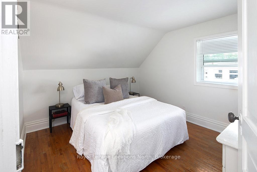 166 Clark Street, Blue Mountains, Ontario  N0H 1J0 - Photo 10 - X12322117