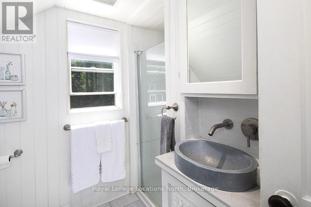 166 Clark Street, Blue Mountains, Ontario  N0H 1J0 - Photo 14 - X12322117
