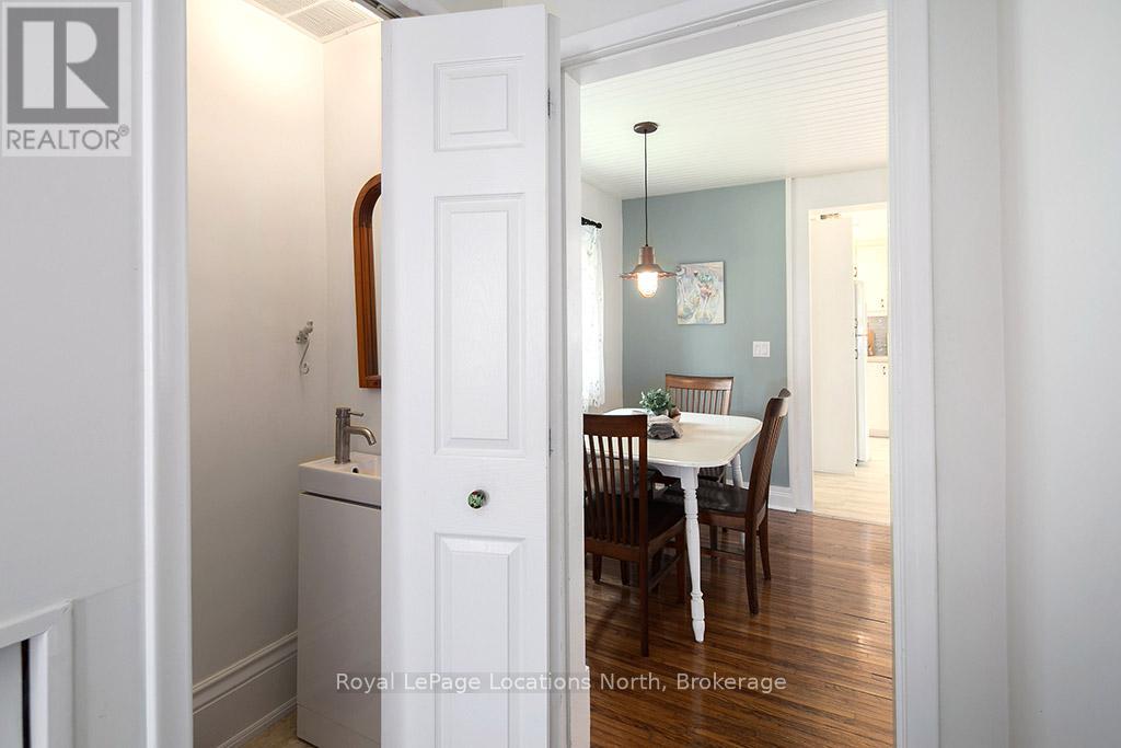 166 Clark Street, Blue Mountains, Ontario  N0H 1J0 - Photo 6 - X12322117