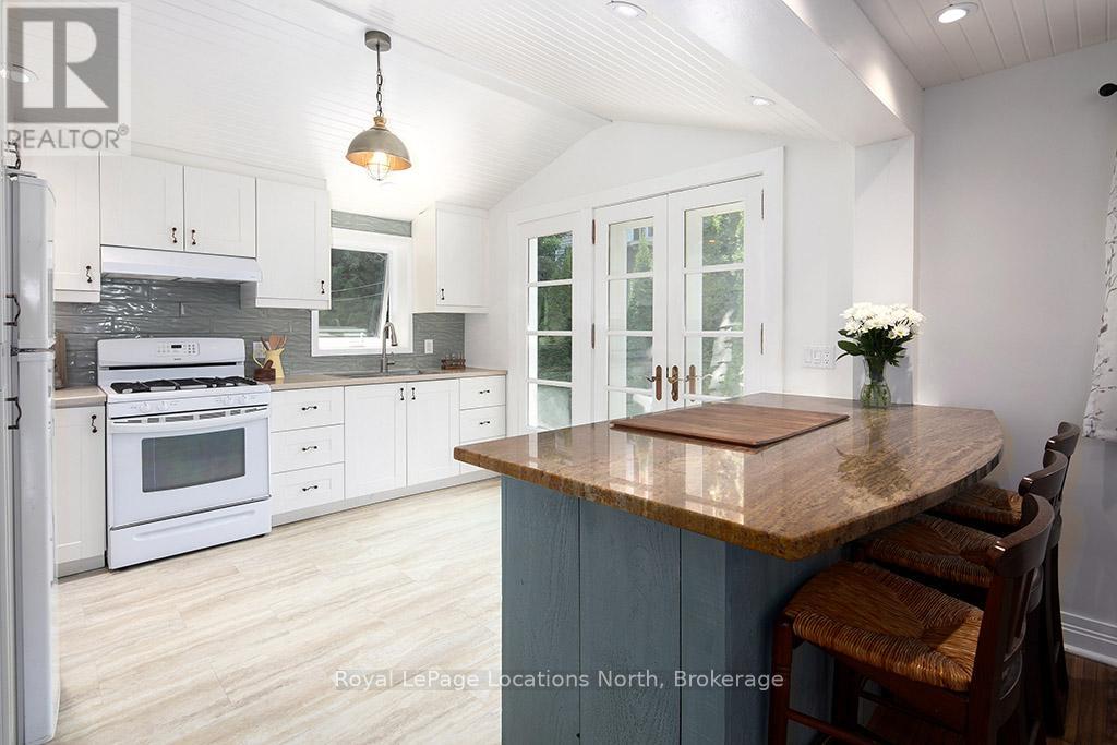 166 Clark Street, Blue Mountains, Ontario  N0H 1J0 - Photo 7 - X12322117