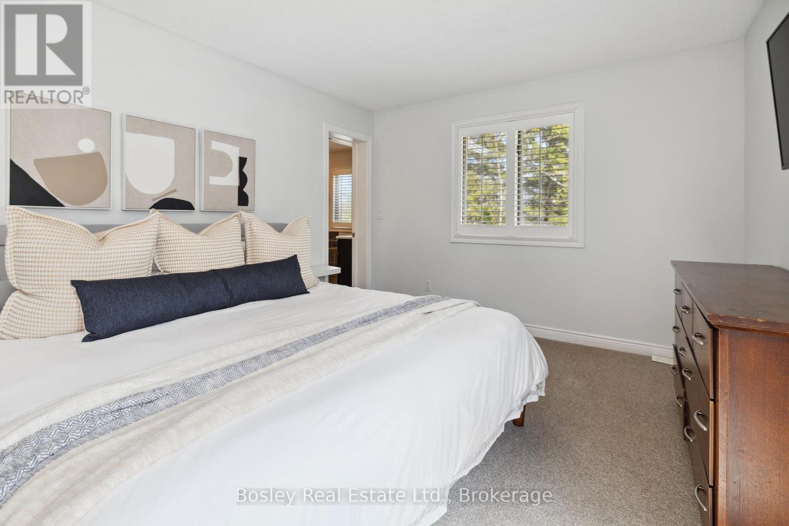 169 Lakewood Drive, Blue Mountains, Ontario  N0H 2P0 - Photo 18 - X12322129
