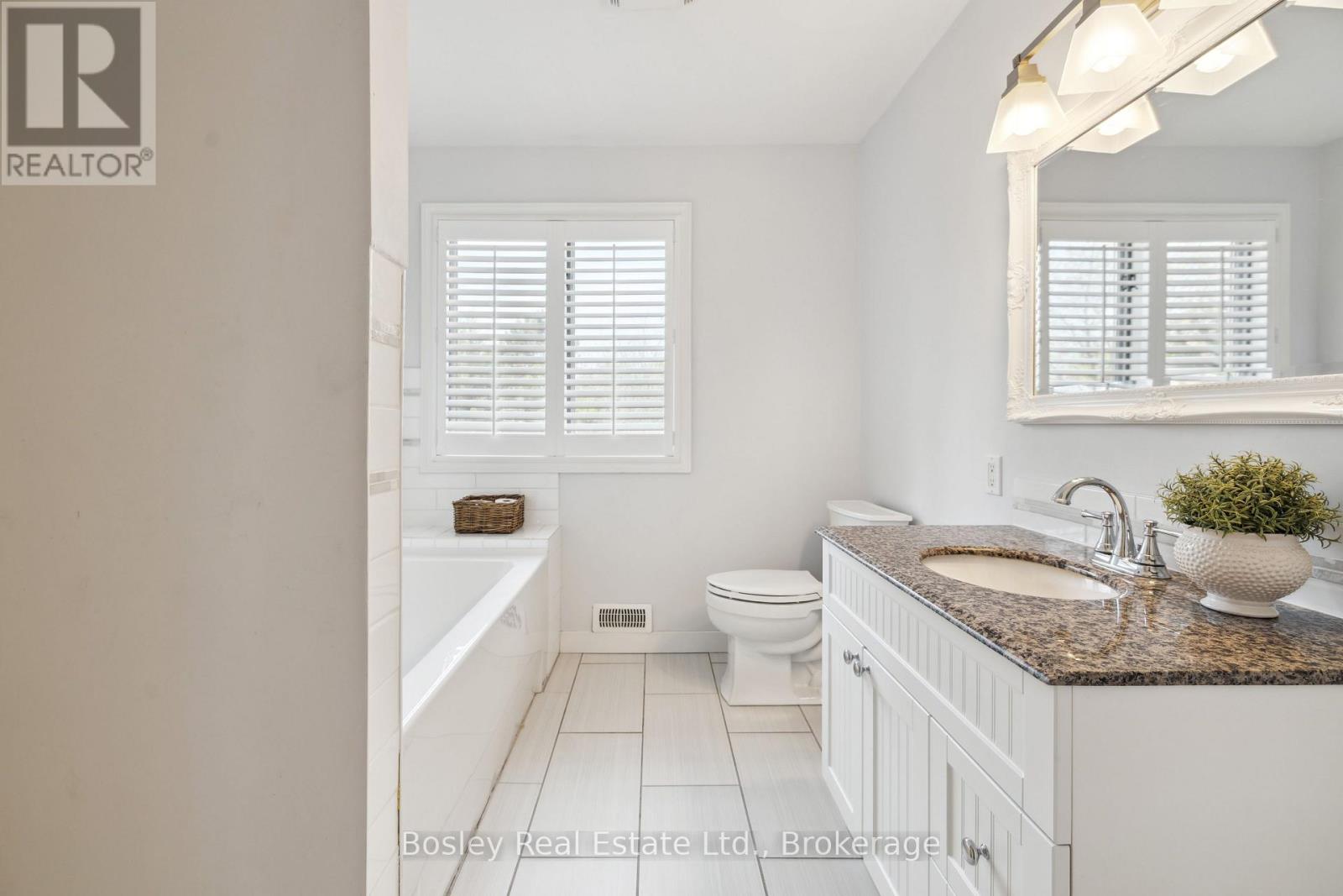 169 Lakewood Drive, Blue Mountains, Ontario  N0H 2P0 - Photo 25 - X12322129