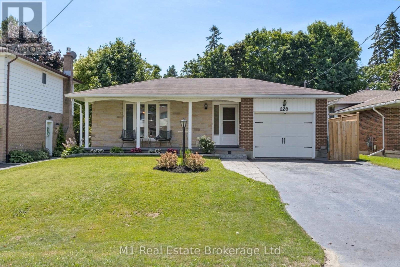 228 ADELAIDE STREET, Wellington North, Ontario