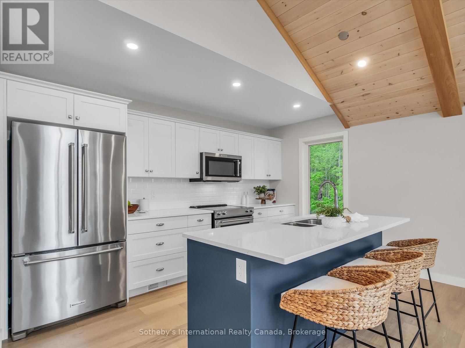 2 - 3179 Muskoka Rd 117 Road, Lake Of Bays, Ontario  P0B 1A0 - Photo 32 - X12322329