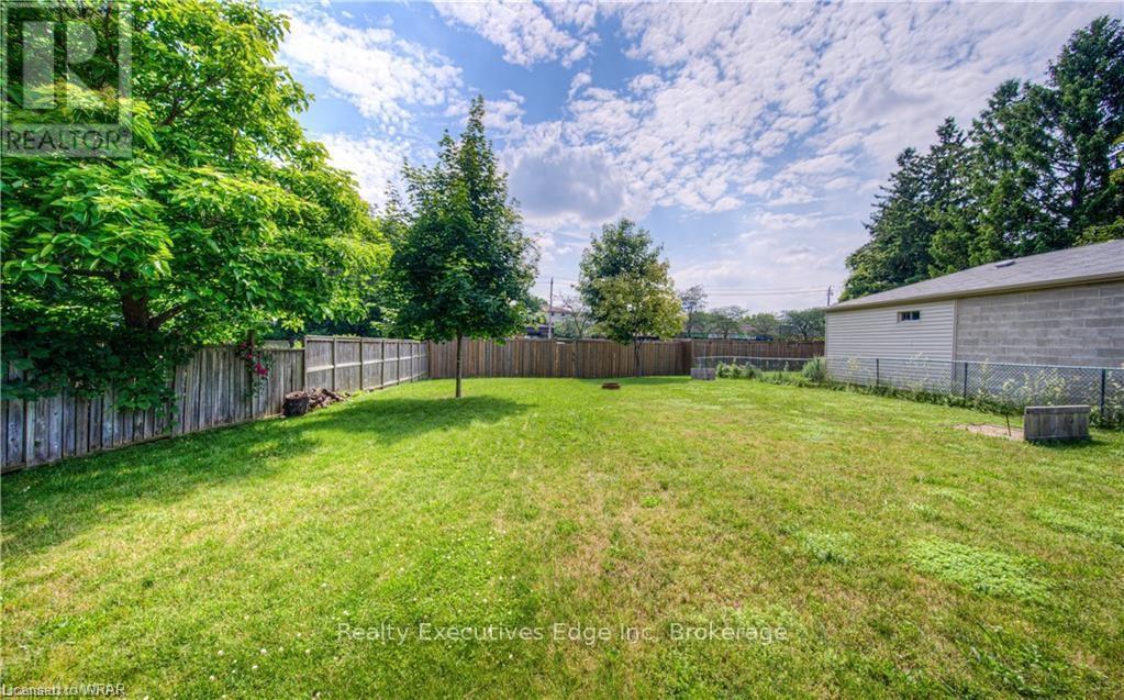 62 Scenic Drive, Kitchener, Ontario  N2A 2P6 - Photo 14 - X12322383