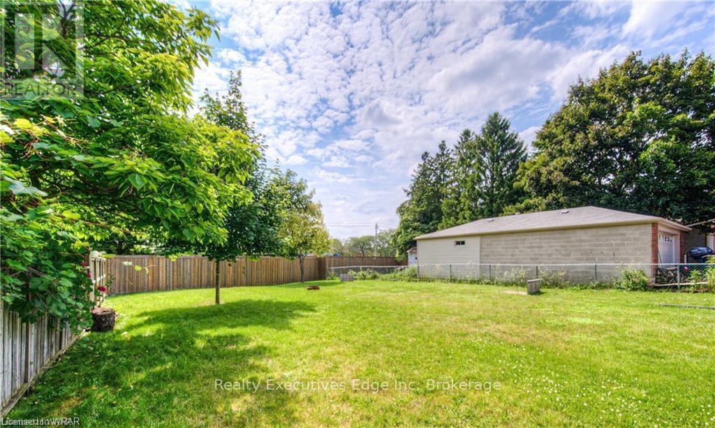 62 Scenic Drive, Kitchener, Ontario  N2A 2P6 - Photo 16 - X12322383