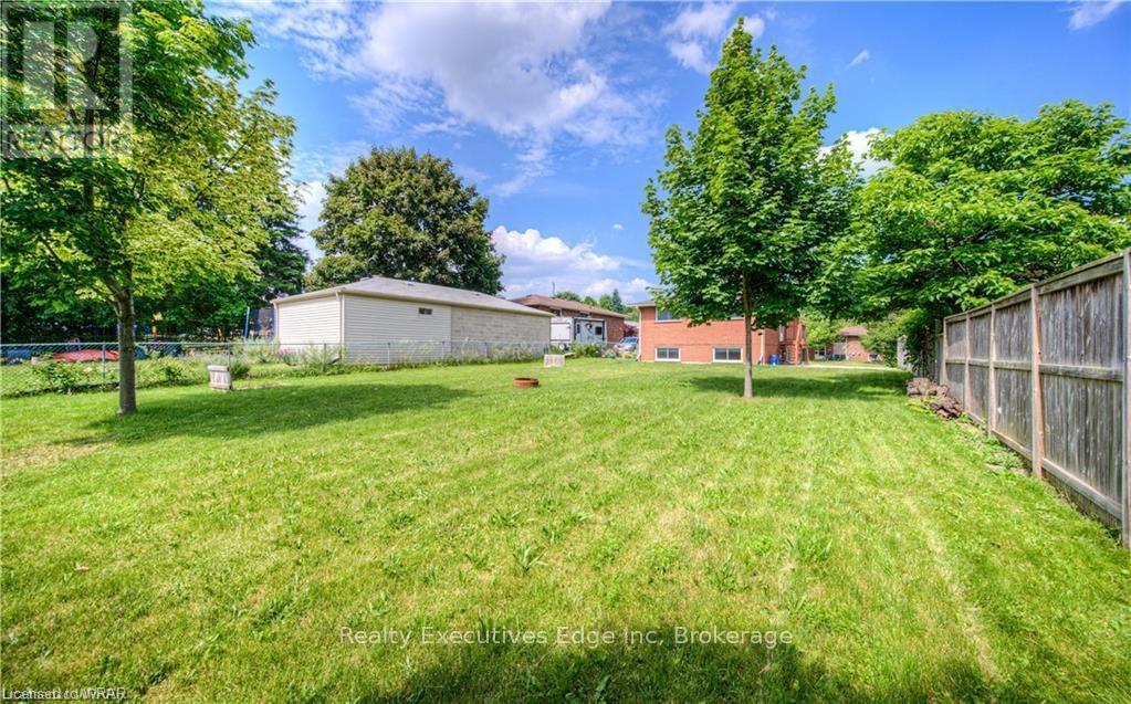 62 Scenic Drive, Kitchener, Ontario  N2A 2P6 - Photo 17 - X12322383