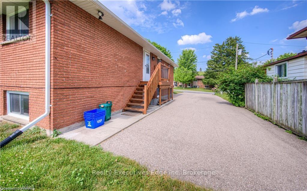 62 Scenic Drive, Kitchener, Ontario  N2A 2P6 - Photo 2 - X12322383