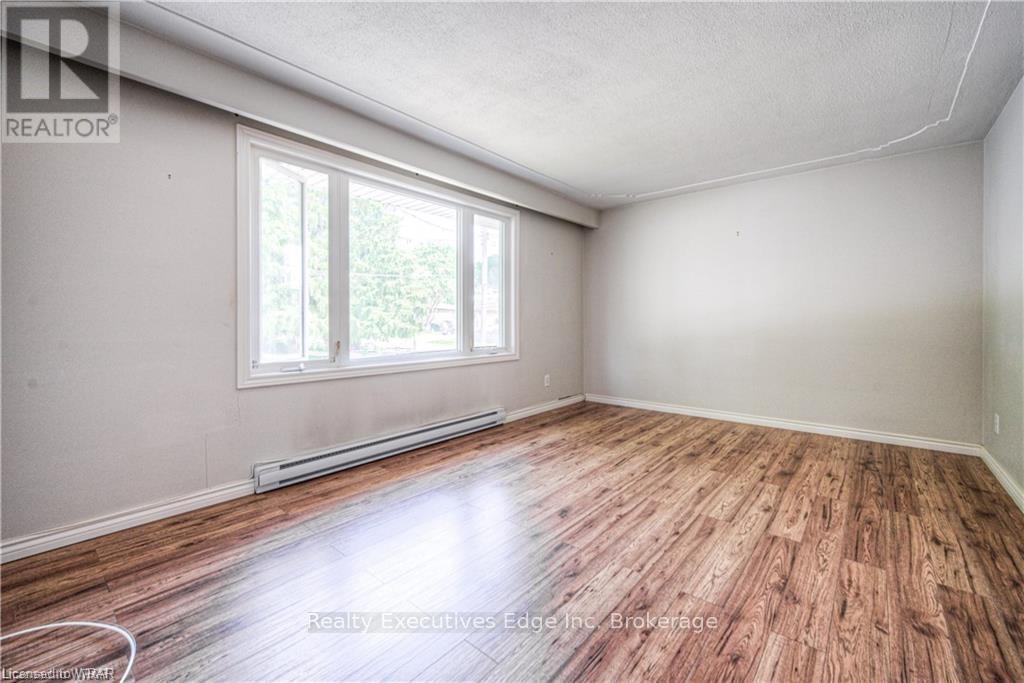 62 Scenic Drive, Kitchener, Ontario  N2A 2P6 - Photo 8 - X12322383
