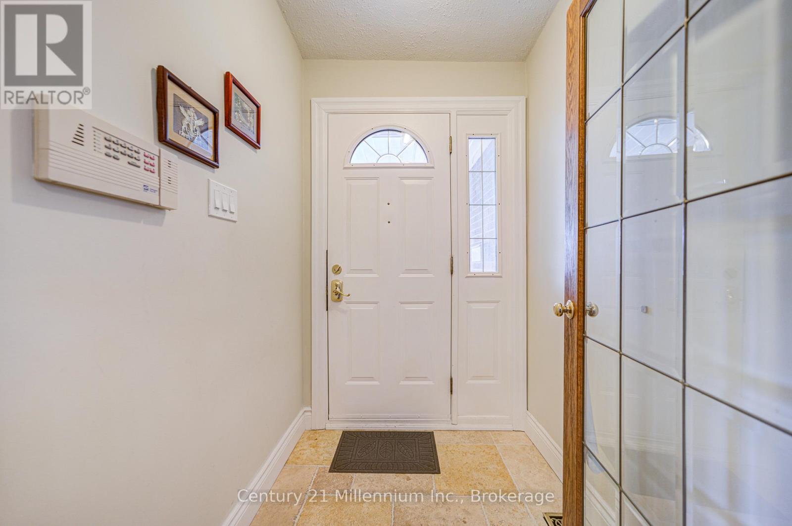 9 Thane Court, Toronto, Ontario  M2J 4B6 - Photo 6 - C12322441