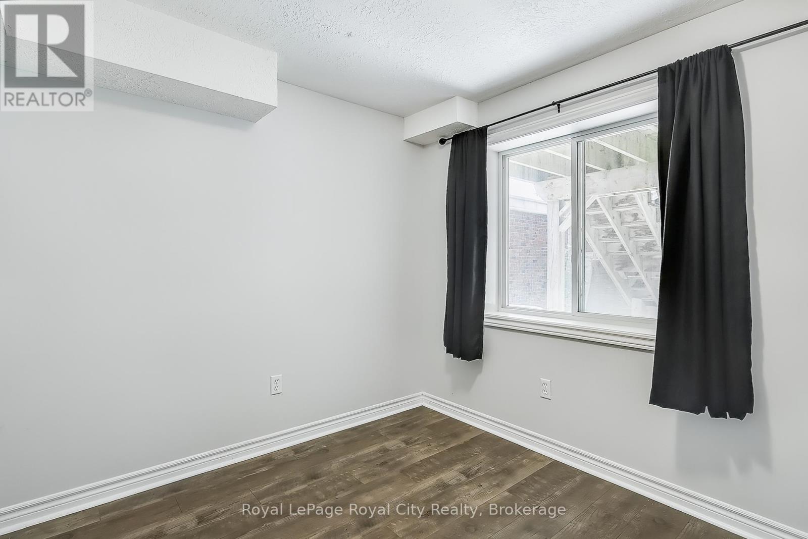 37 Wilkie Crescent, Guelph, Ontario  N1L 0B1 - Photo 25 - X12322454