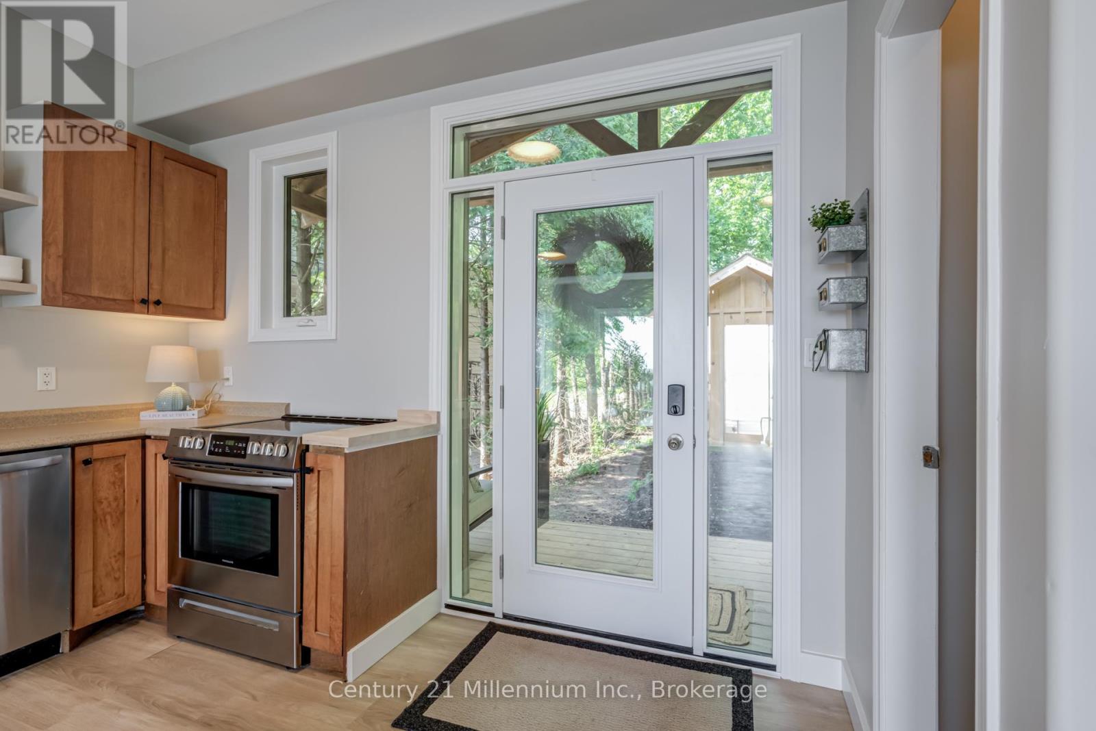 75 Glen Road, Collingwood, Ontario  L9Y 0X2 - Photo 4 - S12322491