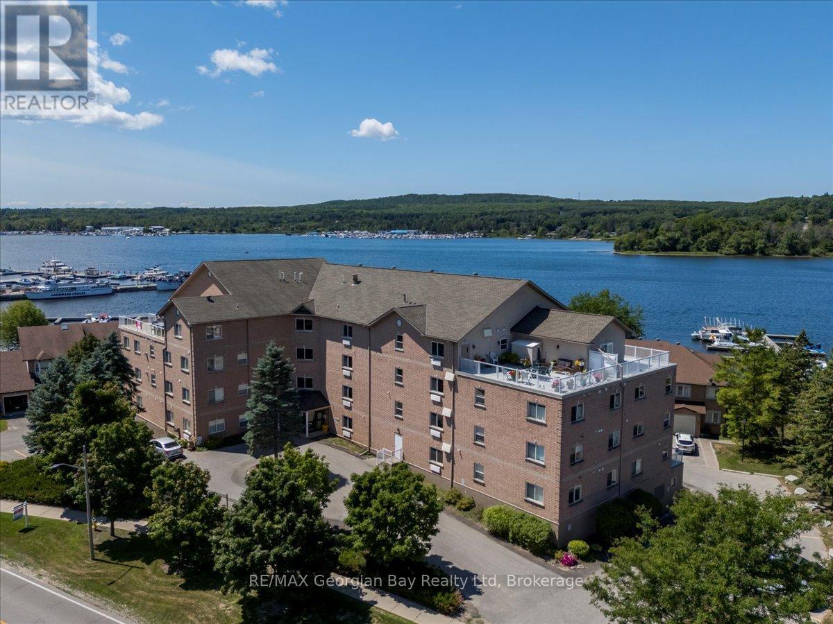 201 - 4 BECK BOULEVARD, Penetanguishene, Ontario