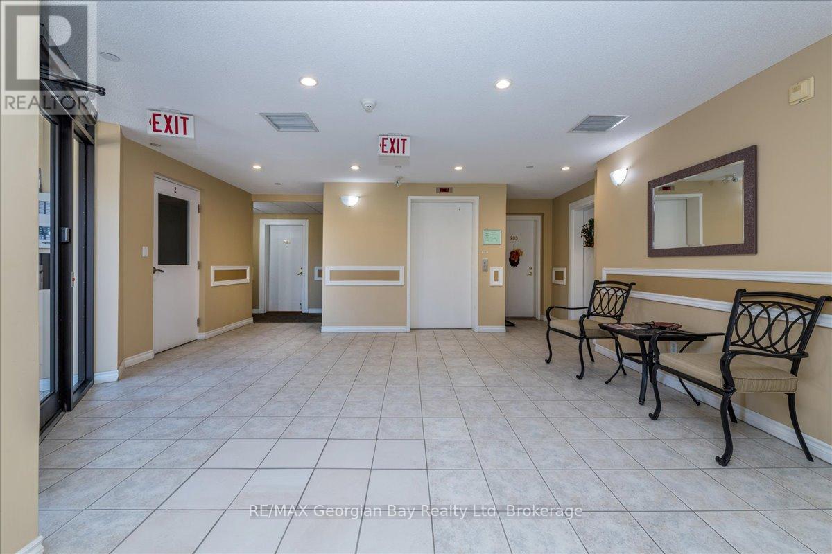201 - 4 Beck Boulevard, Penetanguishene, Ontario  L9M 2H3 - Photo 23 - S12322895