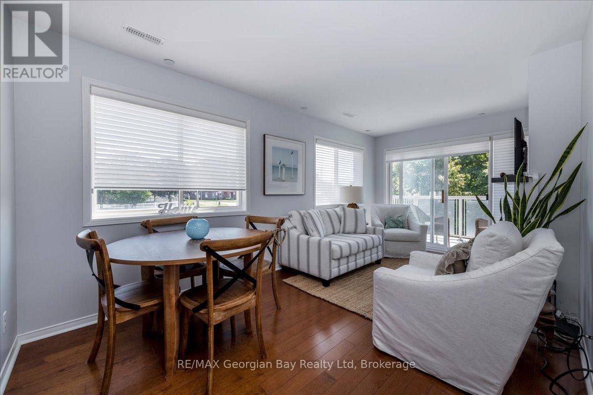 201 - 4 Beck Boulevard, Penetanguishene, Ontario  L9M 2H3 - Photo 6 - S12322895