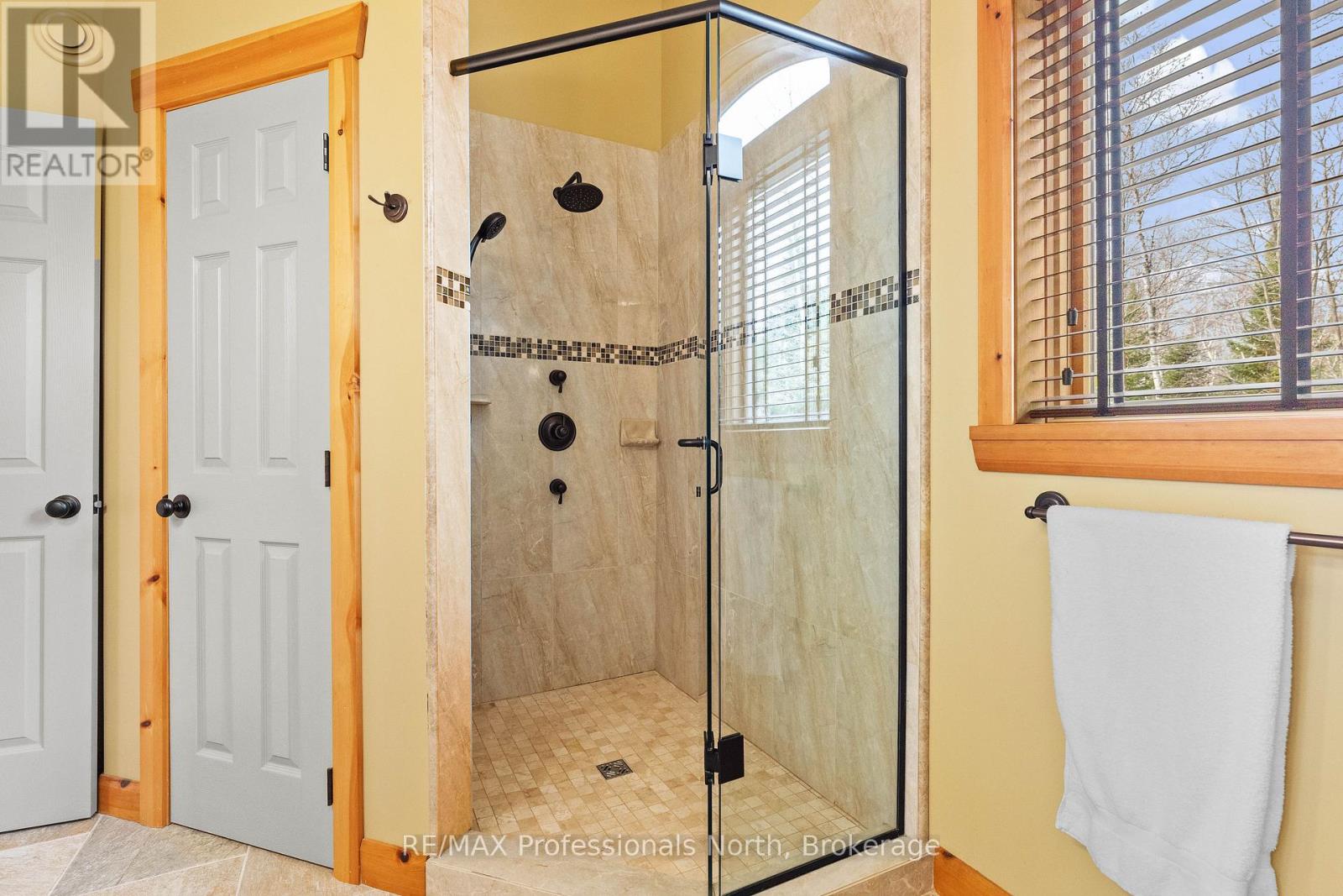 2625 Northshore Road, North Bay, Ontario  P1B 8G4 - Photo 14 - X12322938