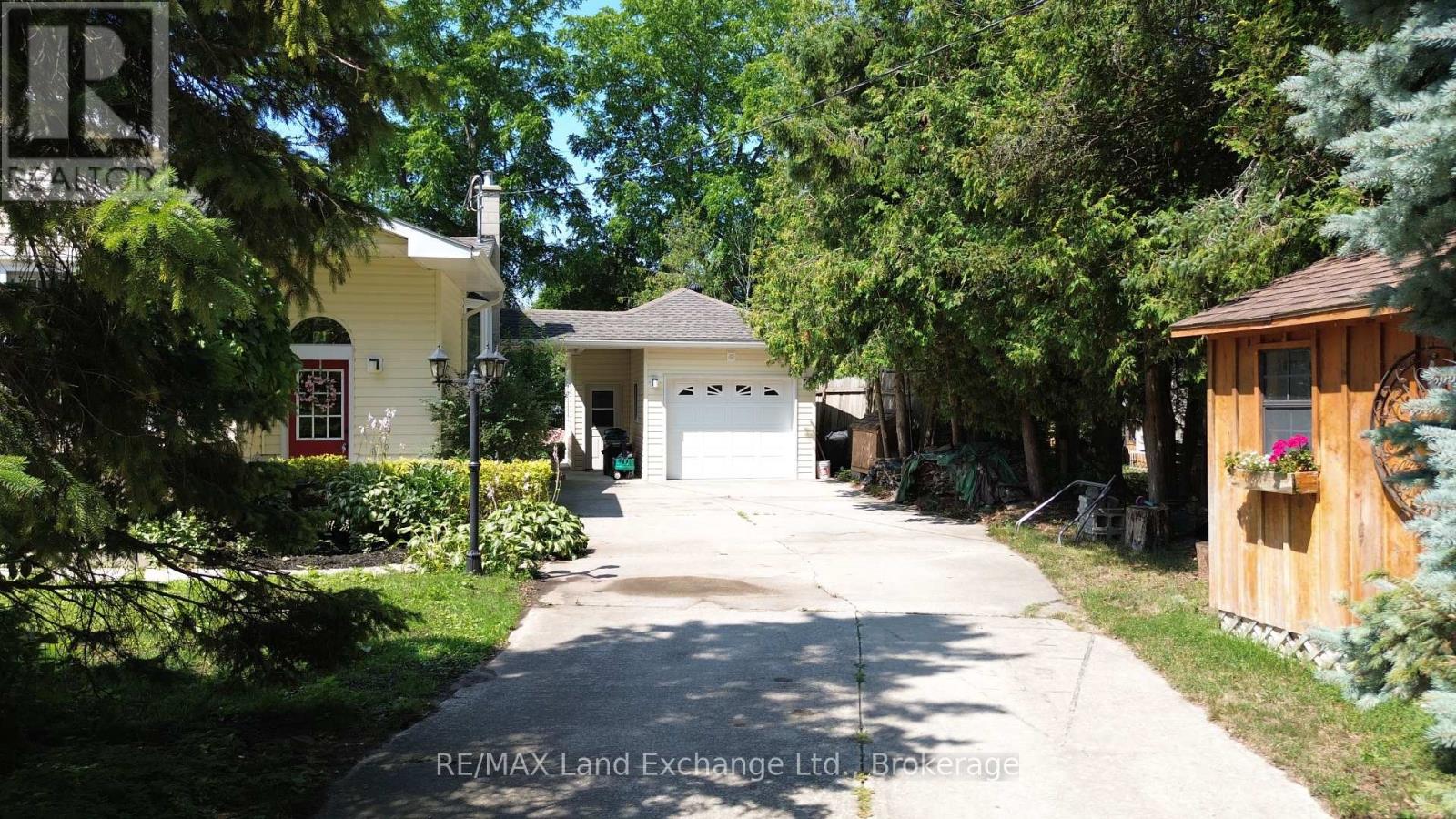 213 Huron Rd, R. R. #1 Road, Huron-Kinloss, Ontario  N2Z 2X3 - Photo 4 - X12322996