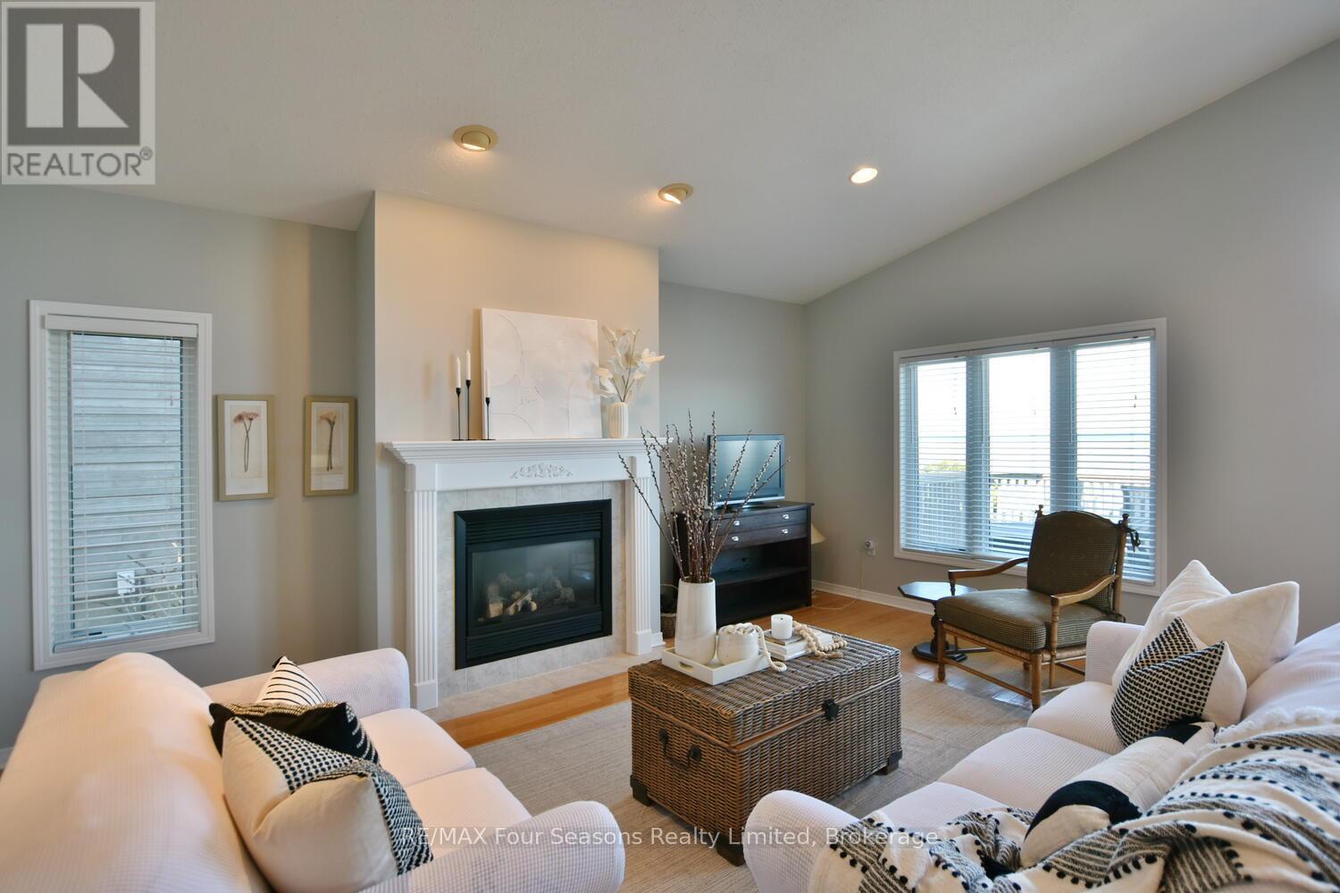 46 William Avenue, Wasaga Beach, Ontario  L9Z 2X3 - Photo 17 - S12323023
