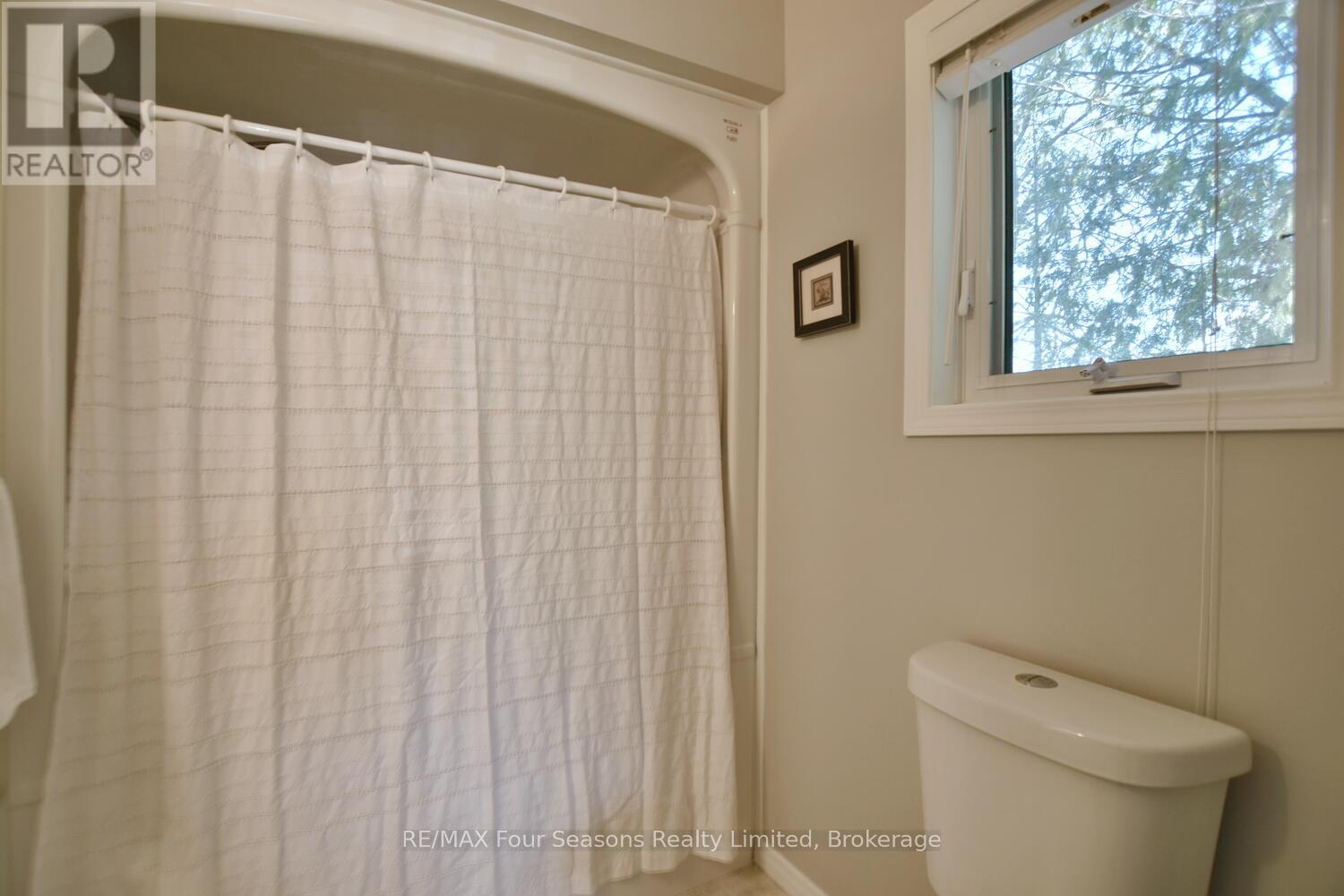 46 William Avenue, Wasaga Beach, Ontario  L9Z 2X3 - Photo 29 - S12323023