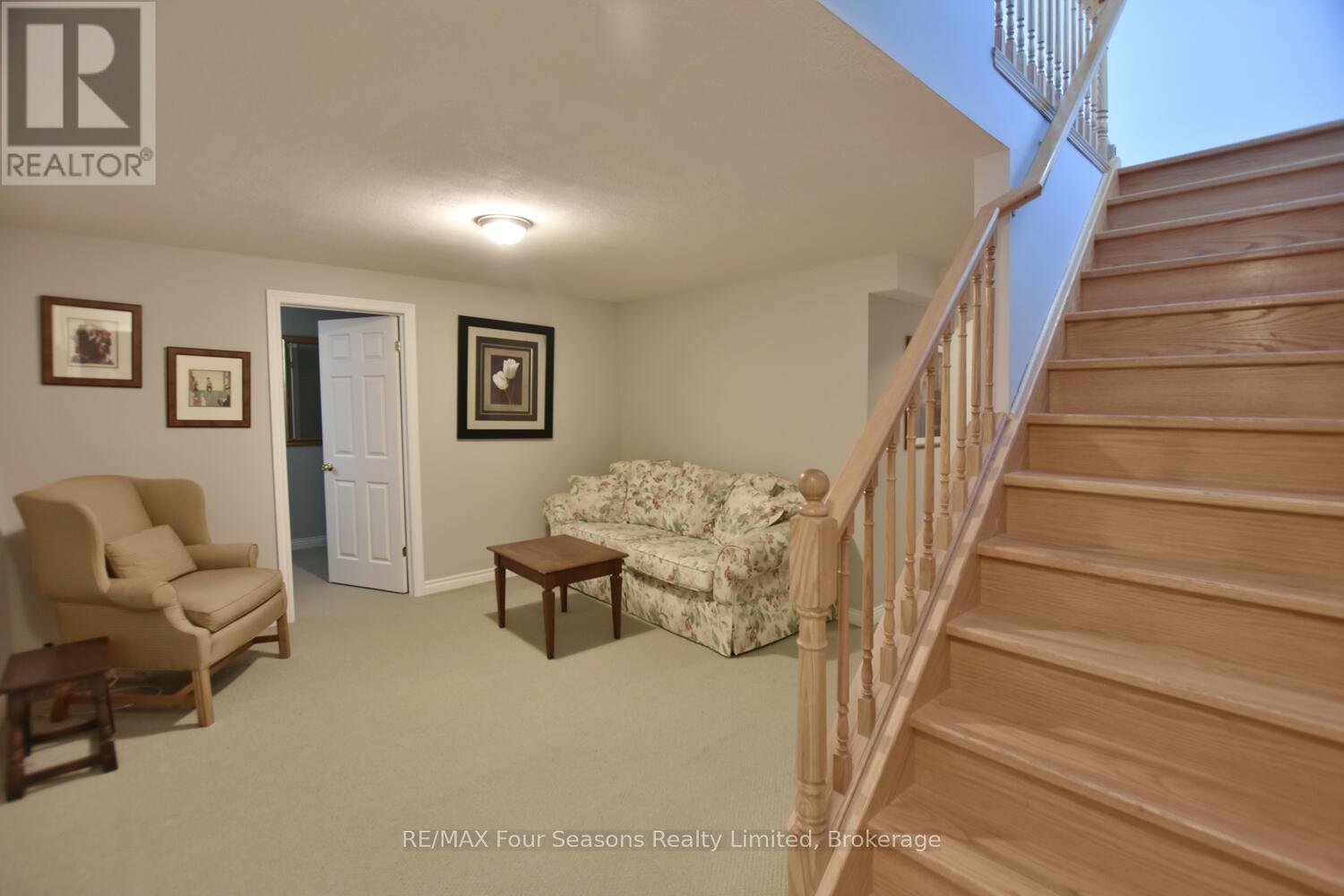 46 William Avenue, Wasaga Beach, Ontario  L9Z 2X3 - Photo 35 - S12323023