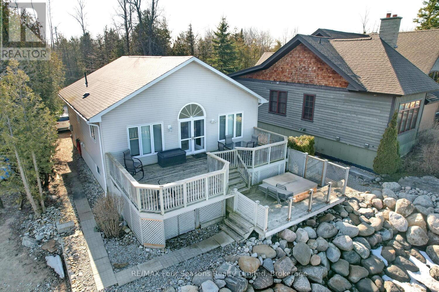 46 William Avenue, Wasaga Beach, Ontario  L9Z 2X3 - Photo 9 - S12323023