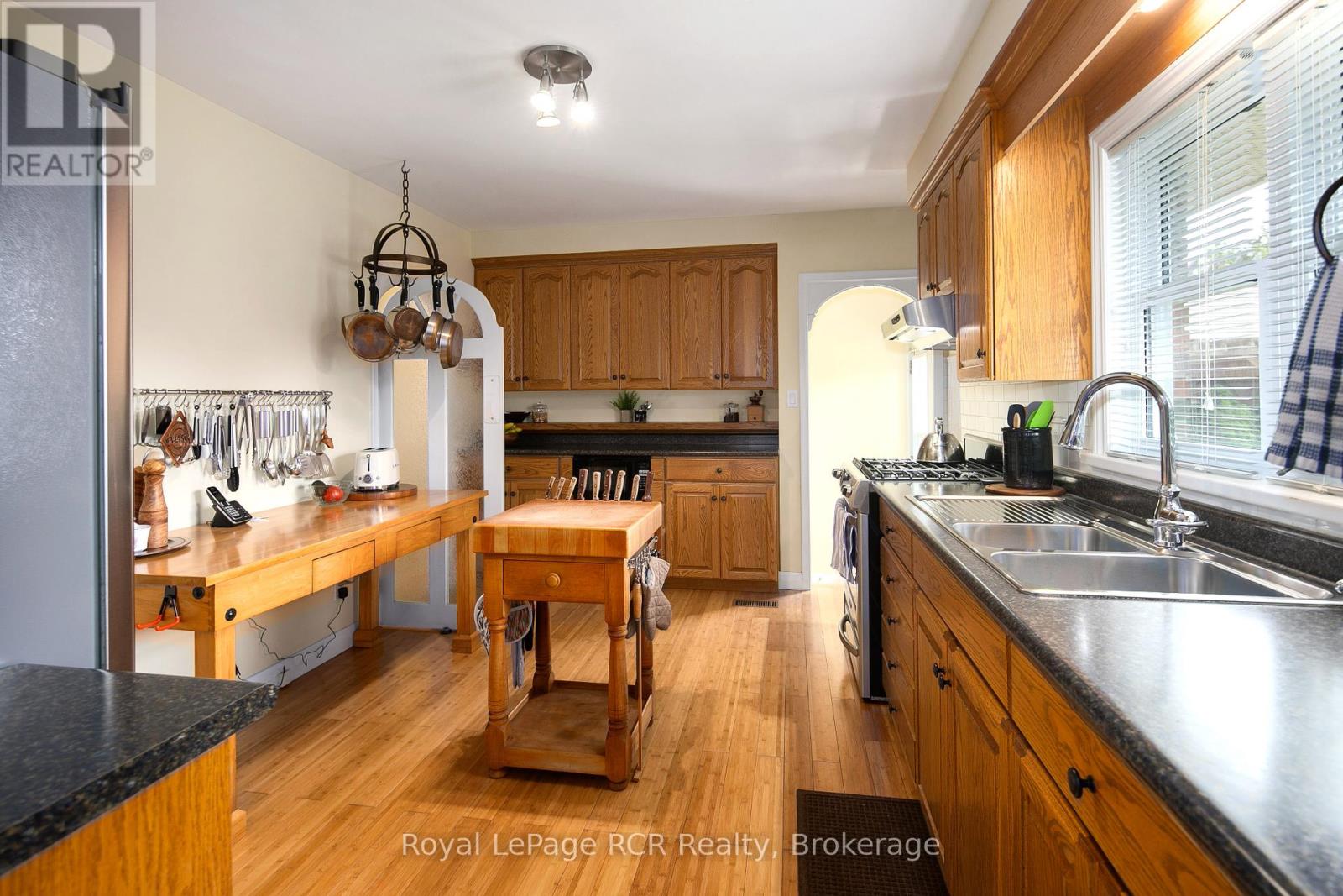 177 3rd Ave Sw, Georgian Bluffs, Ontario  N4K 5T5 - Photo 14 - X12323015