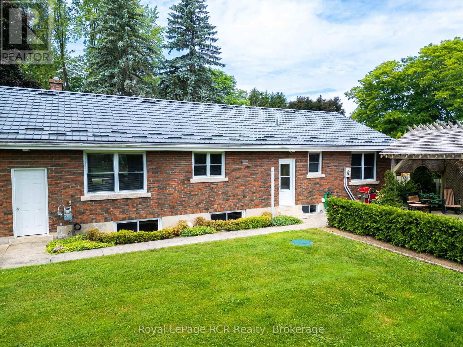 177 3rd Ave Sw, Georgian Bluffs, Ontario  N4K 5T5 - Photo 23 - X12323015