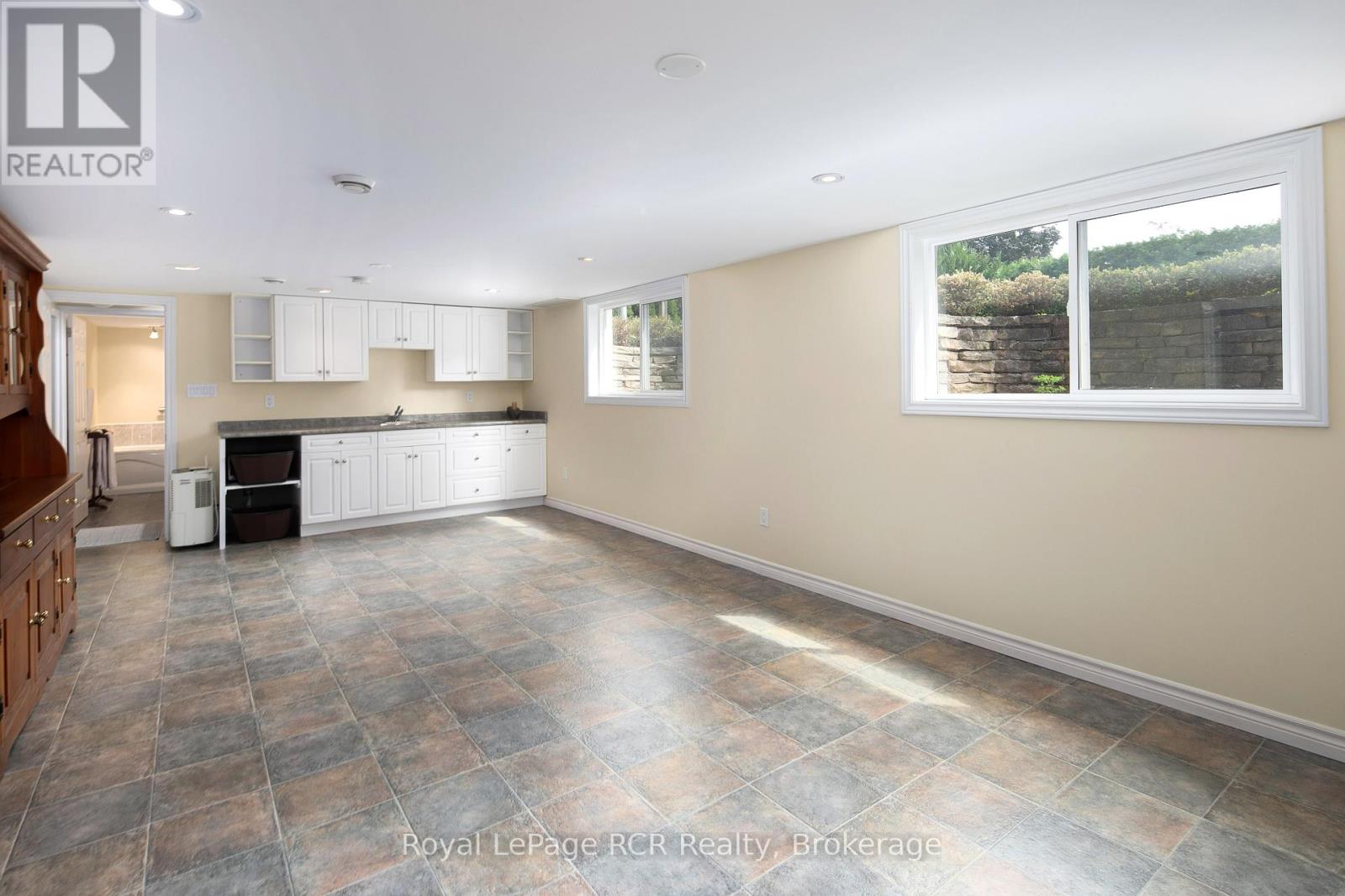 177 3rd Ave Sw, Georgian Bluffs, Ontario  N4K 5T5 - Photo 31 - X12323015