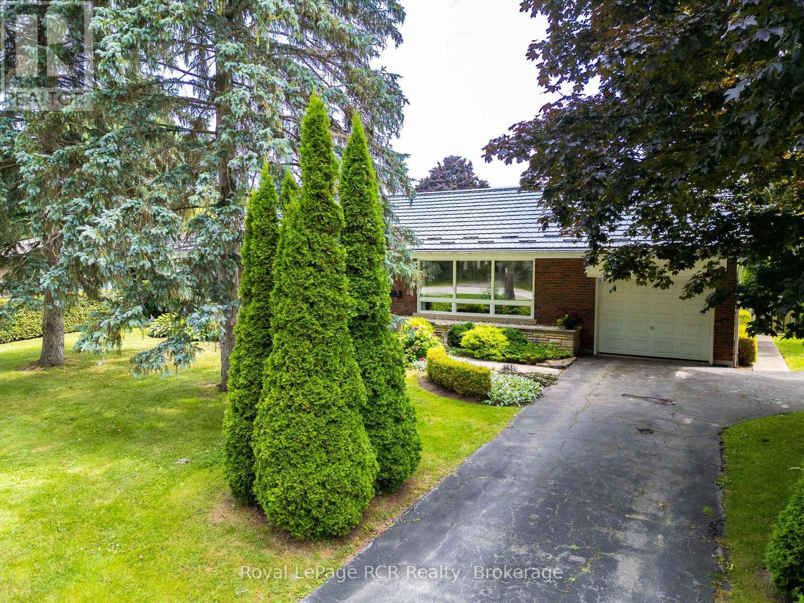 177 3rd Ave Sw, Georgian Bluffs, Ontario  N4K 5T5 - Photo 4 - X12323015