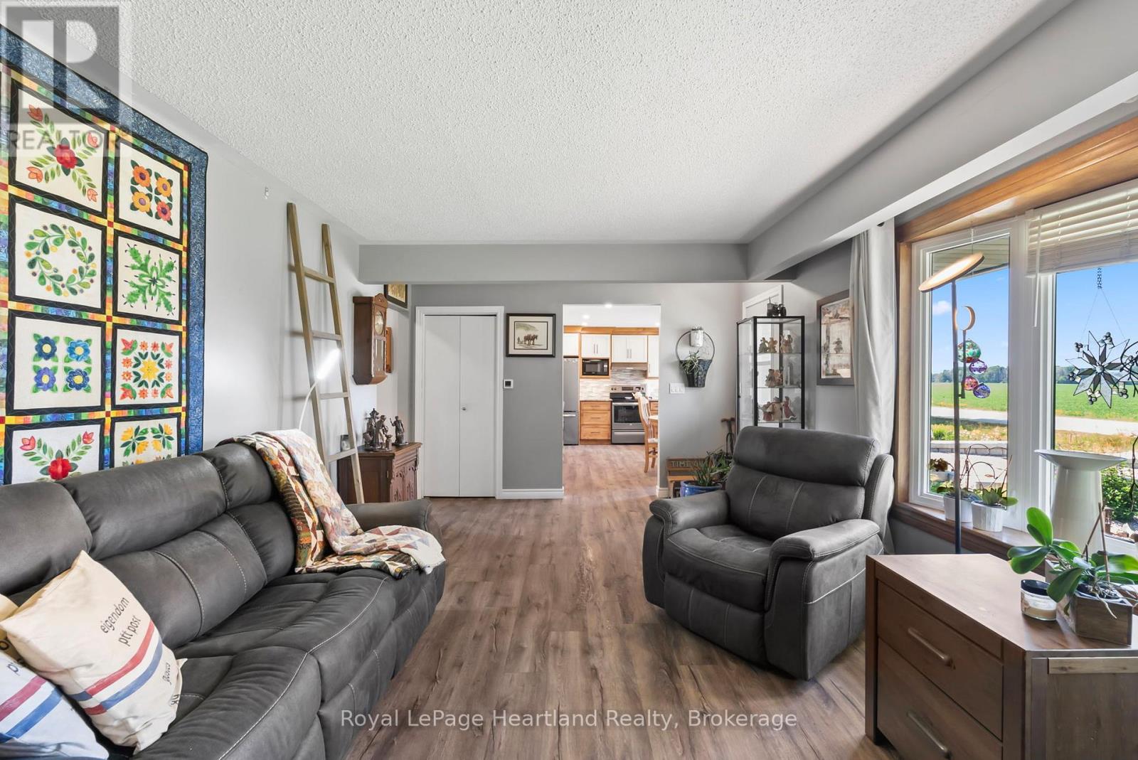 8715 Wellington Rd 7 Road, Mapleton, Ontario  N0G 2P0 - Photo 14 - X12323052