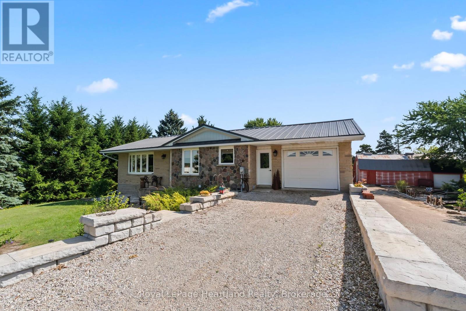 8715 Wellington Rd 7 Road, Mapleton, Ontario  N0G 2P0 - Photo 7 - X12323052