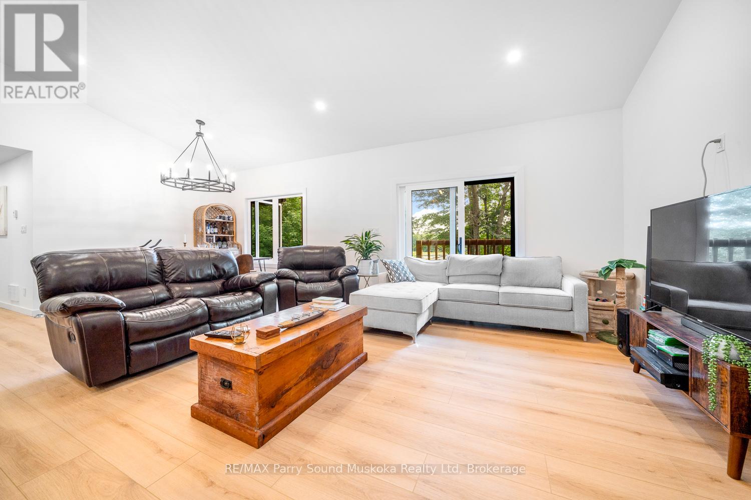 13 Rocky Road, Seguin, Ontario  P2A 0B2 - Photo 25 - X12323092