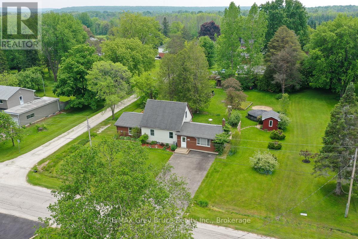 864 16th Street W, Georgian Bluffs, Ontario  N4K 6V5 - Photo 43 - X12323263