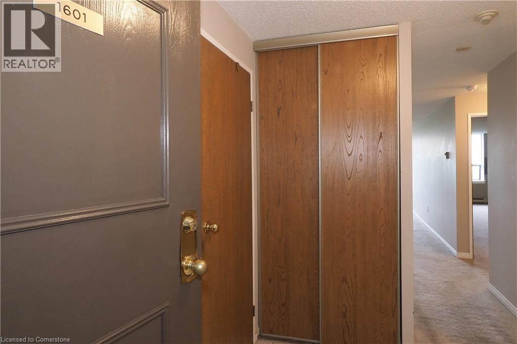 35 Green Valley Drive Unit# 1601, Kitchener, Ontario  N2P 2A5 - Photo 8 - 40756578