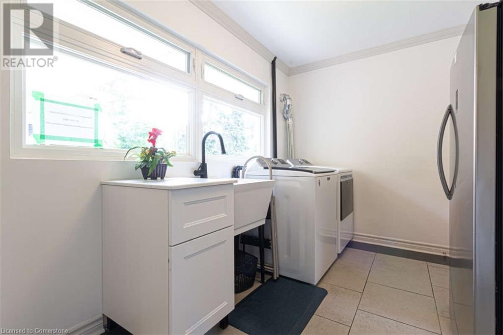 3438 Enniskillen Circle, Mississauga, Ontario  L5C 2N1 - Photo 15 - 40757173