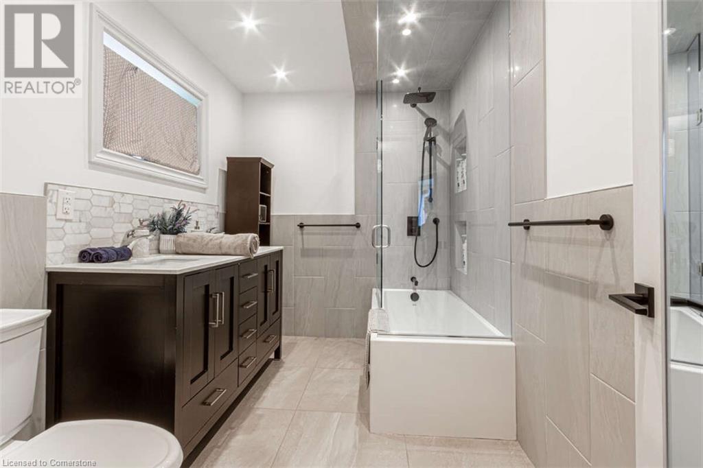 3438 Enniskillen Circle, Mississauga, Ontario  L5C 2N1 - Photo 18 - 40757173