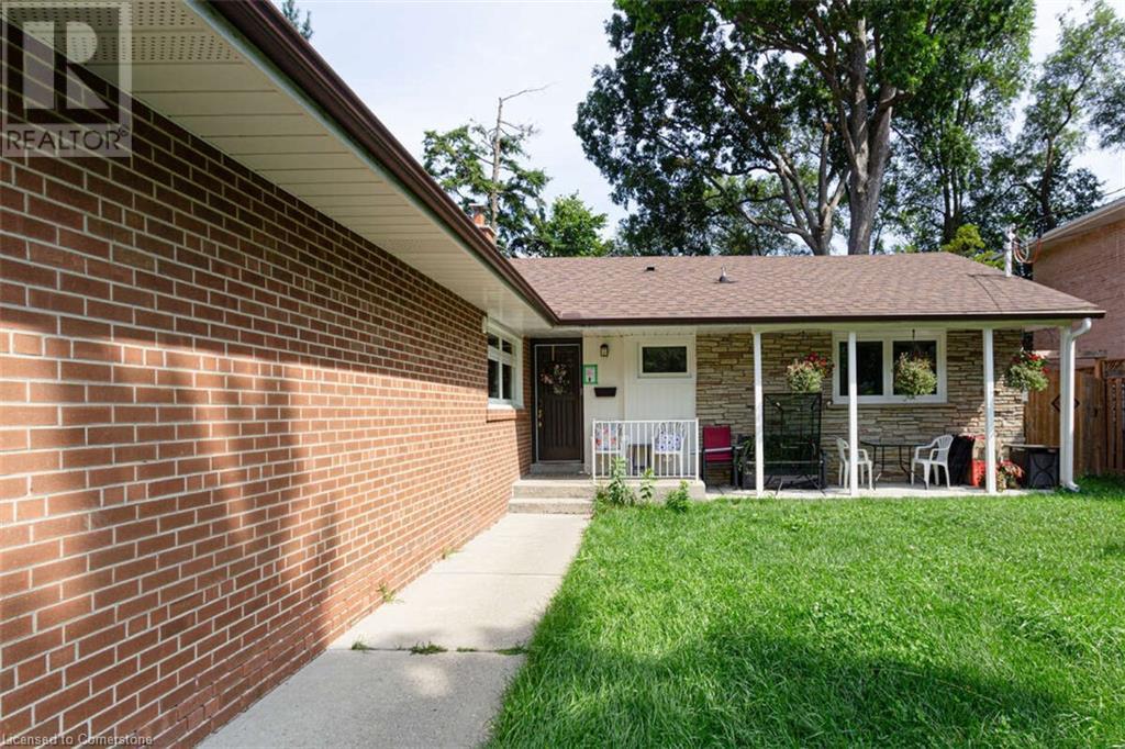 3438 Enniskillen Circle, Mississauga, Ontario  L5C 2N1 - Photo 3 - 40757173