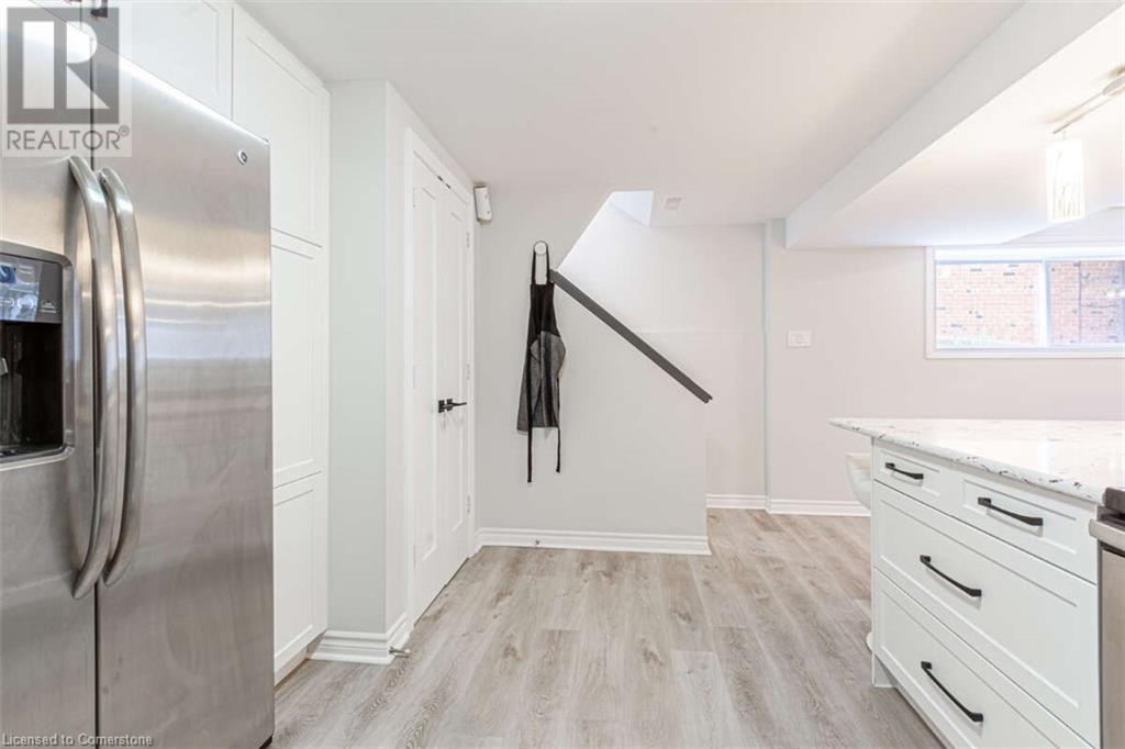 3438 Enniskillen Circle, Mississauga, Ontario  L5C 2N1 - Photo 30 - 40757173