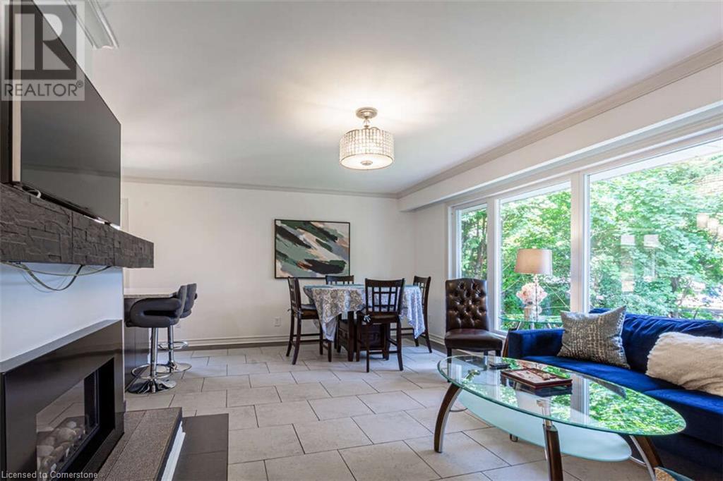 3438 Enniskillen Circle, Mississauga, Ontario  L5C 2N1 - Photo 9 - 40757173
