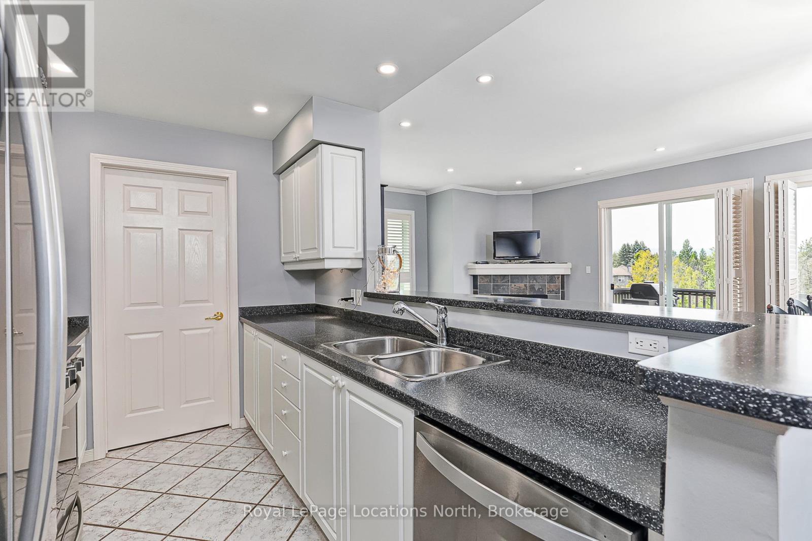 638 Johnston Park Avenue, Collingwood, Ontario  L9Y 5C7 - Photo 15 - S12323903