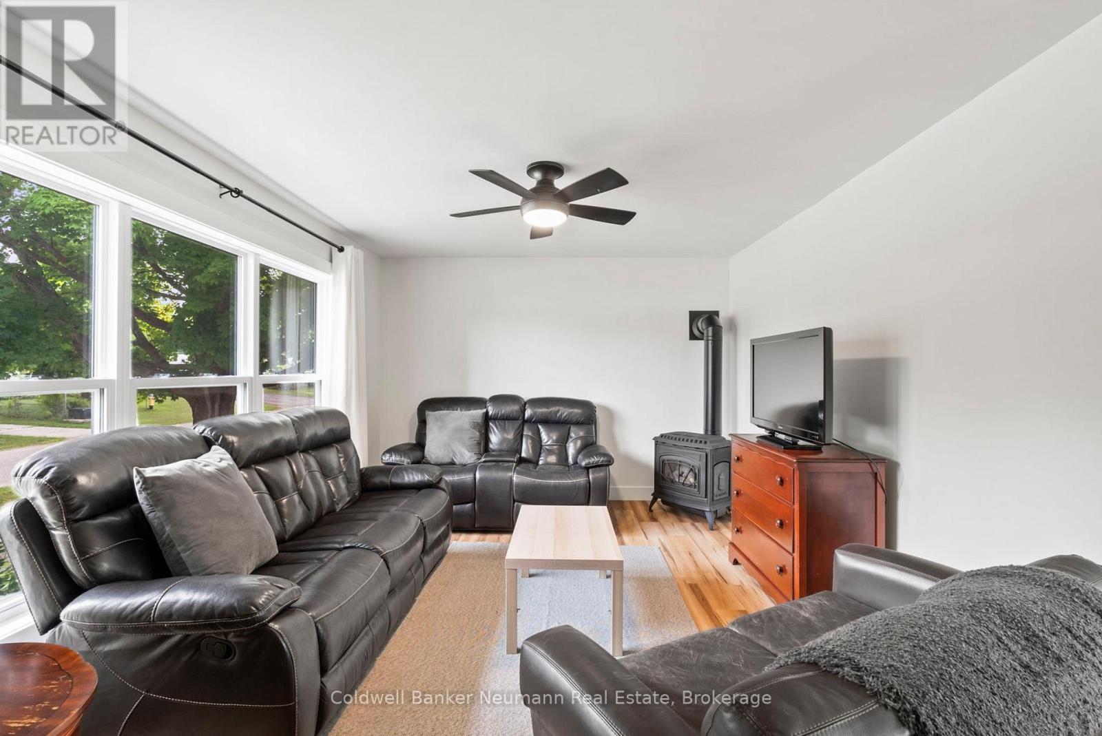 440 Provincial Street, Saugeen Shores, Ontario  N0H 2C1 - Photo 4 - X12324058