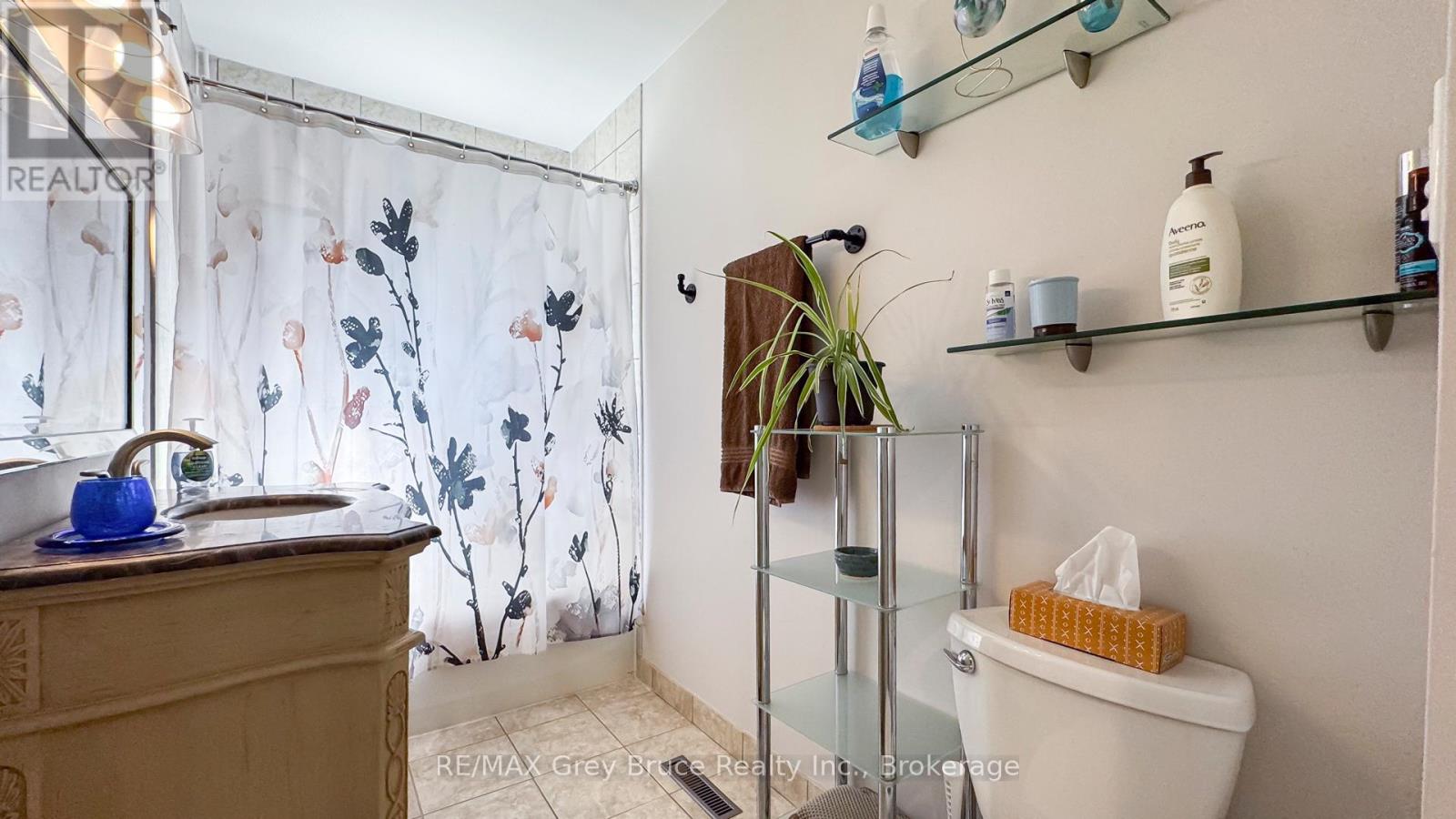 785 4th Street E, Owen Sound, Ontario  N4K 1B5 - Photo 13 - X12324340