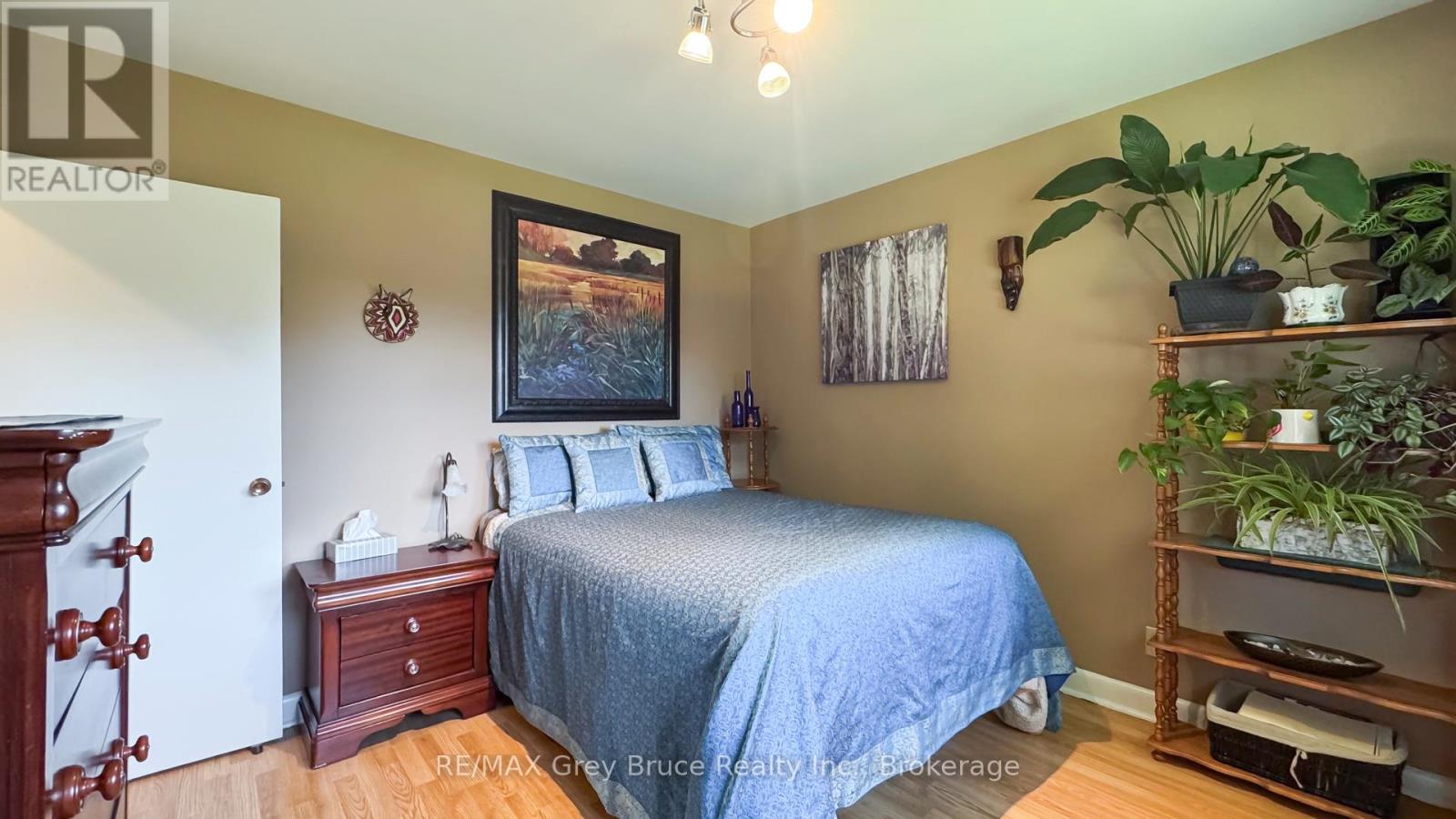 785 4th Street E, Owen Sound, Ontario  N4K 1B5 - Photo 22 - X12324340